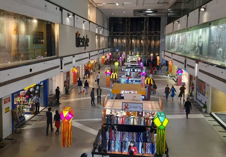 mahagun metro mall gallery
